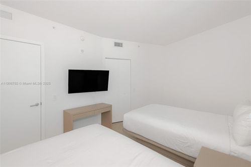 Luxury Oceanfront 2BR/2BA | Beach + Pool 8 Dwell