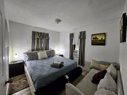 Brickell 2BR Retreat • Patio • Pets OK 26 Dwell