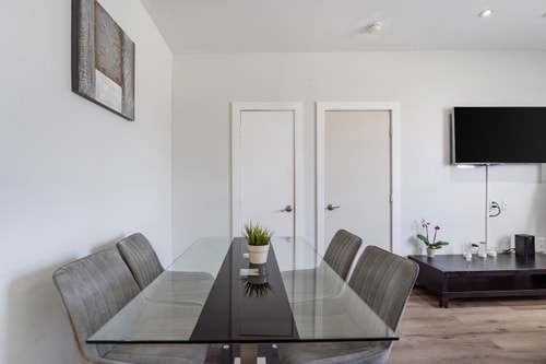 Walk to Beach & Ocean Drive | Pet-Friendly 8 Dwell