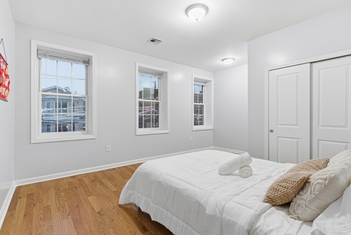 Cozy 2BR Apartment in Jersey City with Smart Lock 17 Dwell