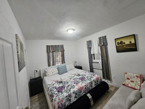 Brickell 2BR Retreat • Patio • Pets OK 23 Dwell