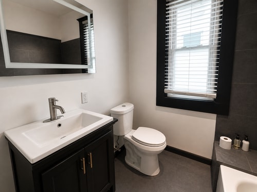 Renovated 3BR Detroit Home | Sleeps 6 9 Dwell