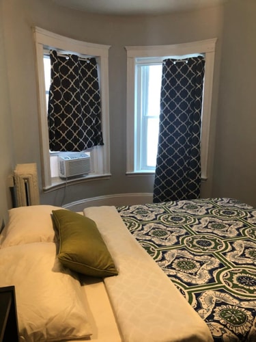 39S1 | Huge 5BR 2BA w/AC & W/D 75ft to Greenline! 11 Dwell