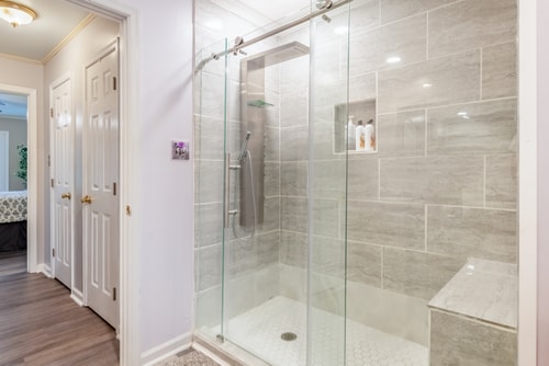 VA Riverfront 4BR | Dock + Kayaks + Games 26 Dwell