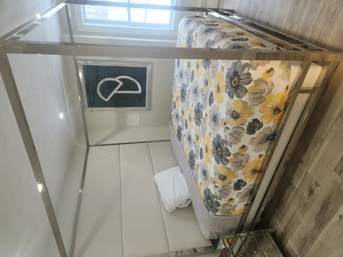 Shrewsbury King Suite | 100in TV + Shower 9 Dwell