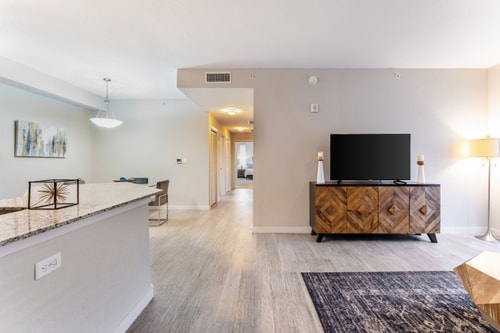 Spacious 3BR | Pool, Gym, Near Beach & Speedway 10 Dwell