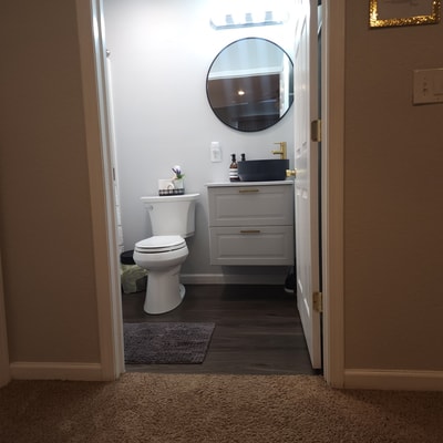 Private En-Suite w/ Kitchenette| Toledo 8 Dwell