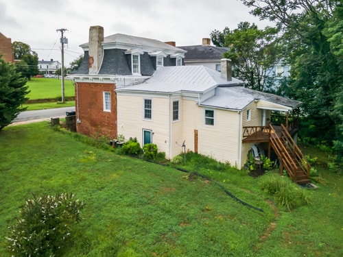 Renovated 4BR | 10 Min to Liberty University 58 Dwell