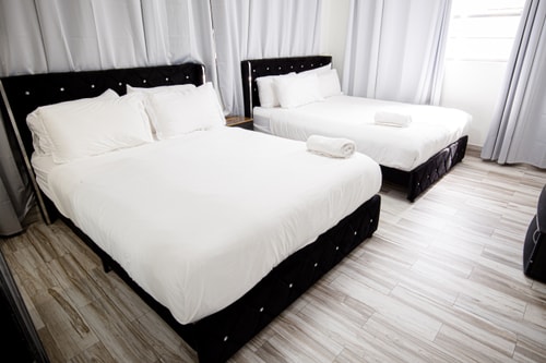 Spacious 5-Bedroom House with Pool in North Miami 30 Dwell