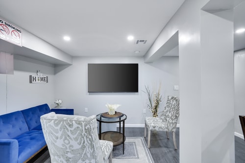 4BR Newark Stay w/ Parking And Fast Wi-Fi 7 Dwell