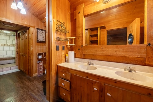 Skippers VA Lakefront 3BR | Dock + Firepit 21 Dwell