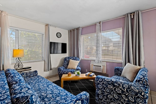 Bright 2BR Getaway | BBQ, Garden & Parking 7 Dwell