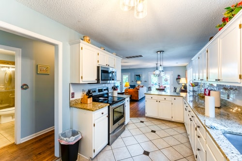 Charming 3-Bed Beach House with bathtub & BBQ 5 Dwell