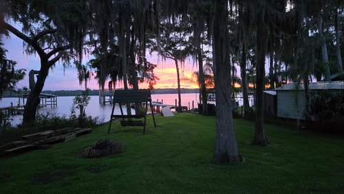 Lakefront 3BR Retreat w/ Shared Dock 27 Dwell