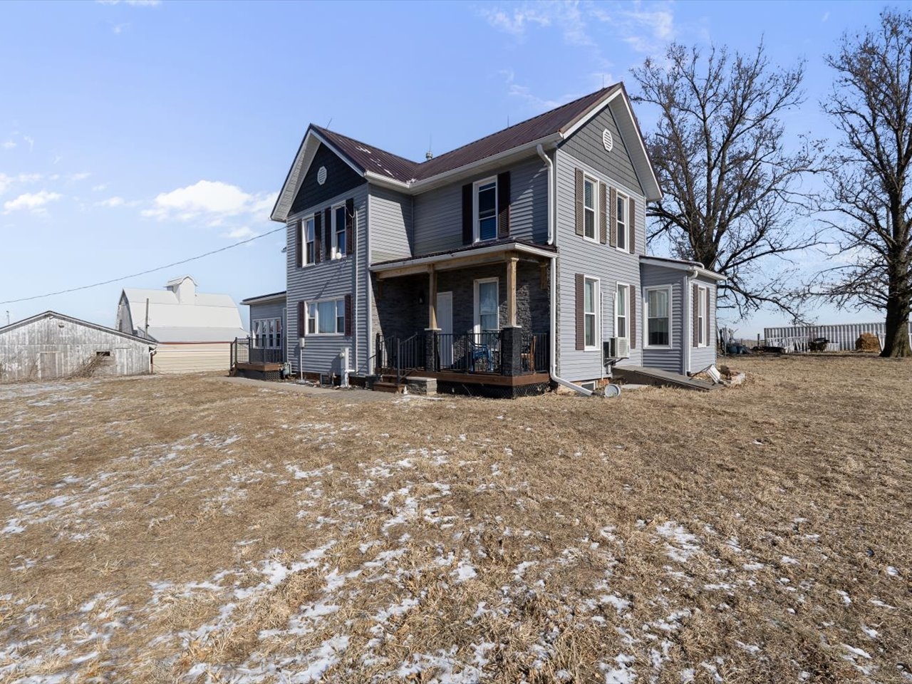 Pet-Friendly Historic 4BR Home in Illinois Dwell