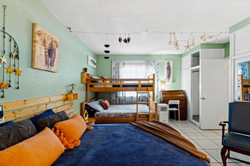 Bright 2BR Getaway | BBQ, Garden & Parking 13 Dwell