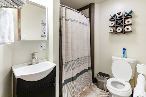 Modern 2BR Apartment • Free Parking • Baden 15 Dwell