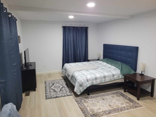 Newport News 4BR | Saltwater Pool & View 31 Dwell