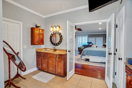 Lake Murray 5BR | Hot Tub + Outdoor Kitchen 23 Dwell