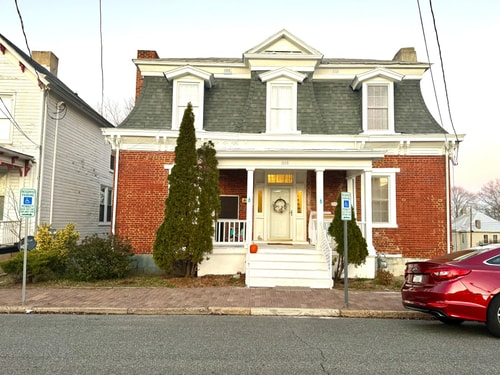 Renovated 4BR | 10 Min to Liberty University 73 Dwell