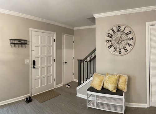 Bright 2BR in Hilton Head | Pool + Parking 10 Dwell