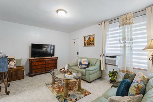 Miami Little Havana 2BR | Skyline Views + Yard 8 Dwell