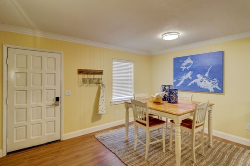 Hilton Head 2BR Townhome | Pool + Beaches 2 Dwell