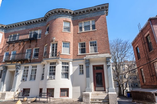 Boston Room by Cleveland Circle & BC 25 Dwell