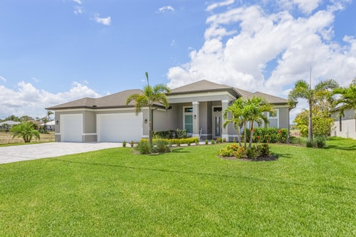 Waterfront 3BR Pool Home in Cape Coral 42 Dwell