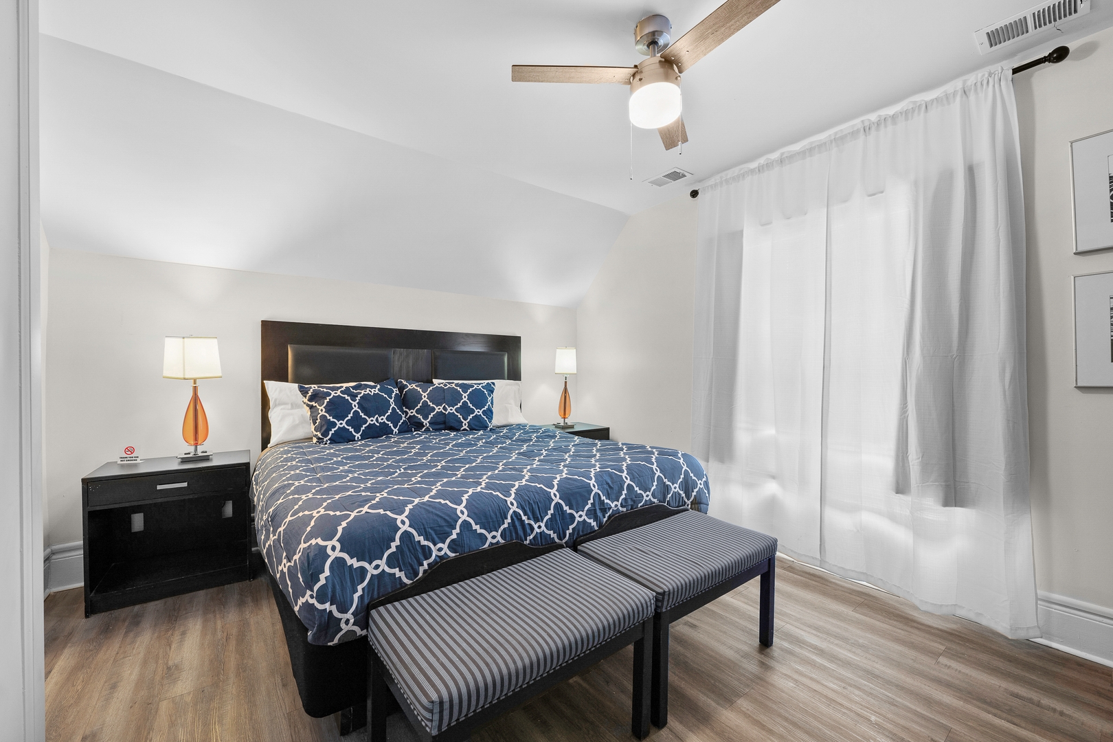 Mexicantown Detroit 2BR | Sleeps 7 + WiFi Dwell