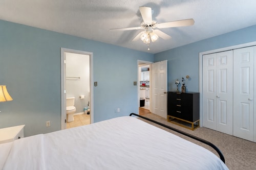 Charming 3-Bed Beach House with bathtub & BBQ 23 Dwell