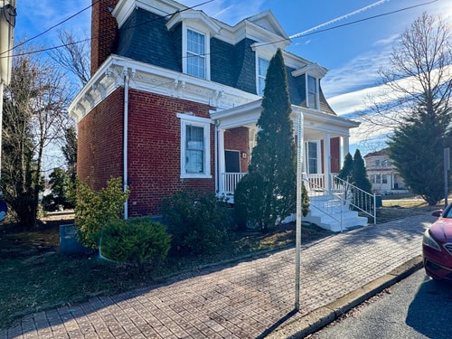 Renovated 4BR | 10 Min to Liberty University 68 Dwell