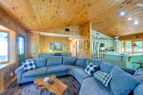 Mountain View Retreat | Fireplace + EV Dwell