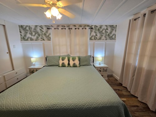 Lakefront 3BR Retreat w/ Shared Dock 7 Dwell