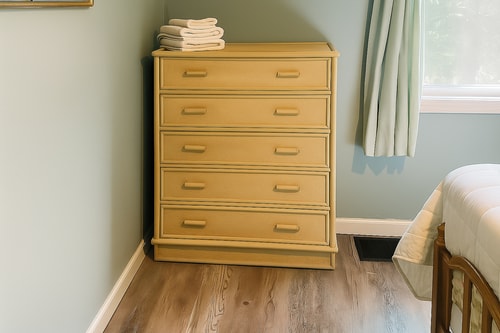 Mercer Lakefront 3BR | Workspace + Pets 23 Dwell