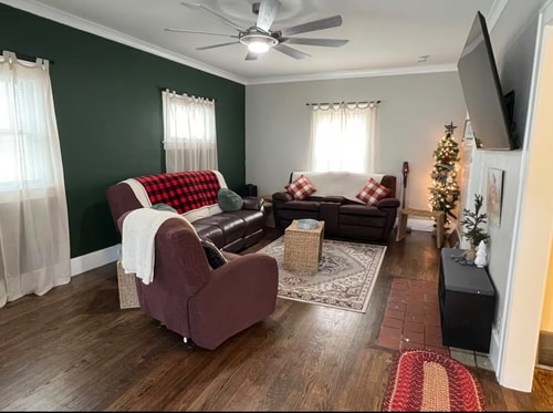 Pet-Friendly Whole Home w/ Fenced Yard 2 Dwell