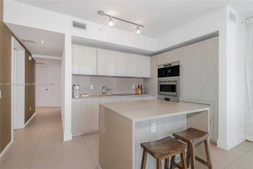 Luxury Oceanfront 2BR/2BA | Beach + Pool 4 Dwell