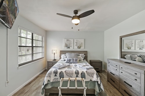 Hilton Head 2BR | Pool Access + Walk to Shops 3 Dwell