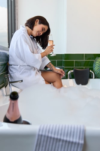 Jacuzzi Retreat | Cozy Aparta-Suite | Rosa Negra 8 Dwell