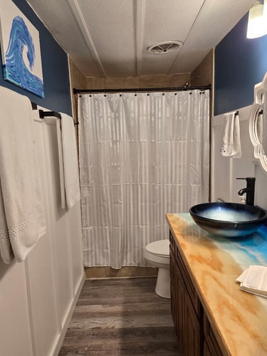 Lakefront 3BR Retreat w/ Shared Dock 1 Dwell