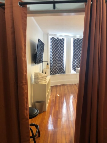 39S1 | Huge 5BR 2BA w/AC & W/D 75ft to Greenline! 13 Dwell