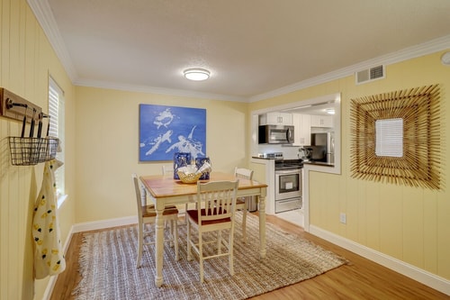 Hilton Head 2BR Townhome | Pool + Beaches 8 Dwell