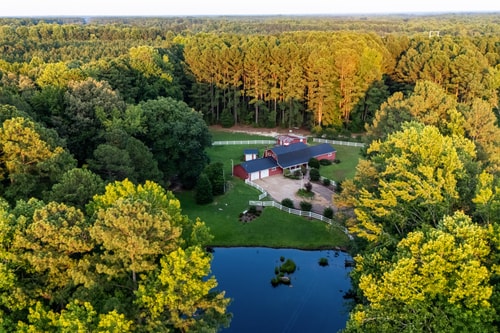 Skippers VA Lakefront 3BR | Dock + Firepit 40 Dwell