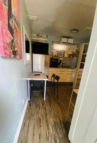 Hollywood Studio Near Beach & Parking 4 Dwell