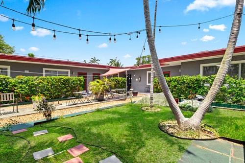 Bright 2BR Getaway | BBQ, Garden & Parking 27 Dwell