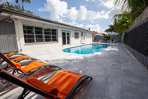 Spacious 5-Bedroom House with Pool in North Miami 50 Dwell