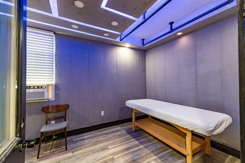 Bright & Airy Home w/Stylish, Contemporary Touches 23 Dwell