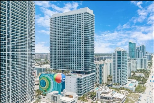 Ocean View Apt on the Beach 2 Bedroom 2 Bath. 48 Dwell