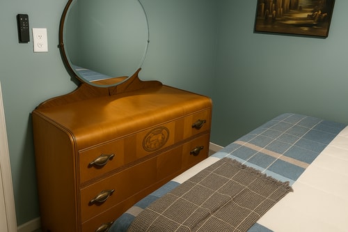 Mercer Lakefront 3BR | Workspace + Pets 15 Dwell