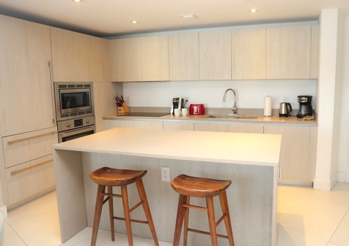 Ocean View Apt on the Beach 2 Bedroom 2 Bath. 14 Dwell